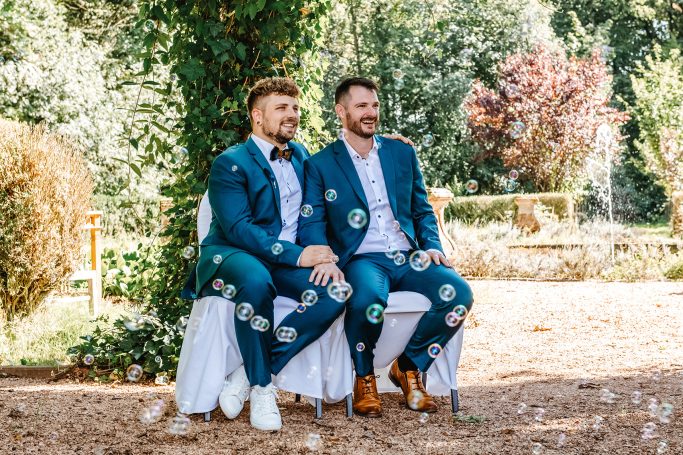 2 glückliche Männer heiraten